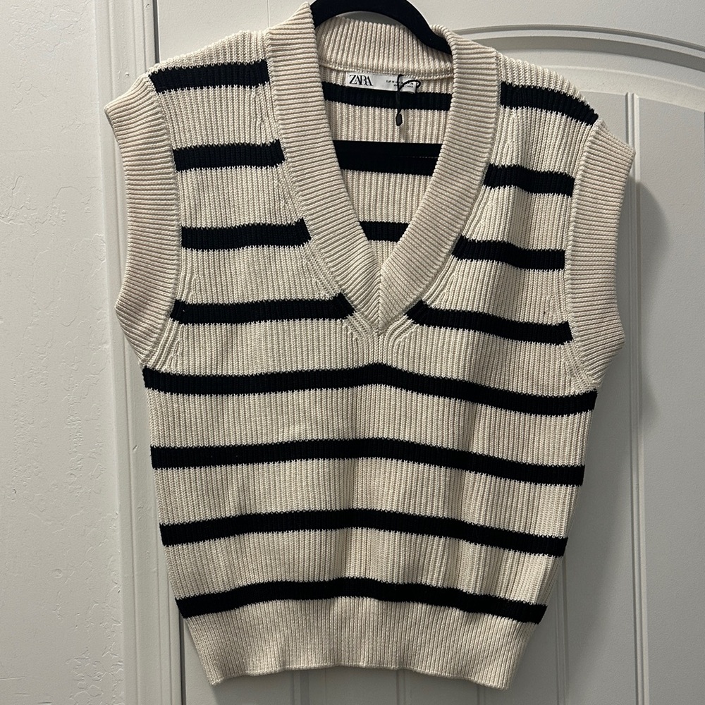 Zara Black and Cream Striped Sleeveless Sweater